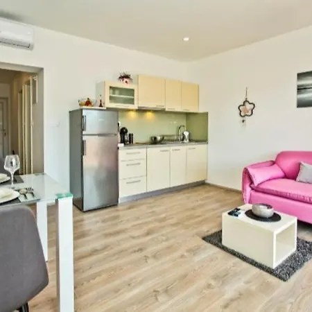 Apartment Juric 1 *