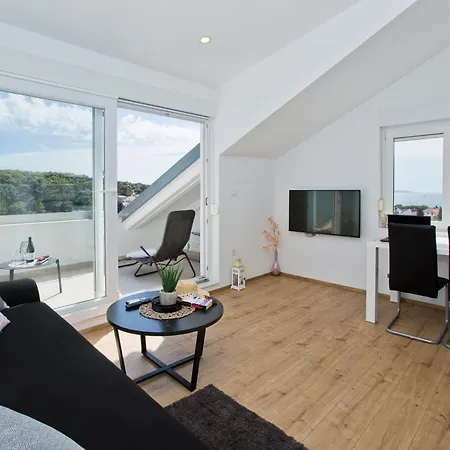 Apartment Juric 1 *