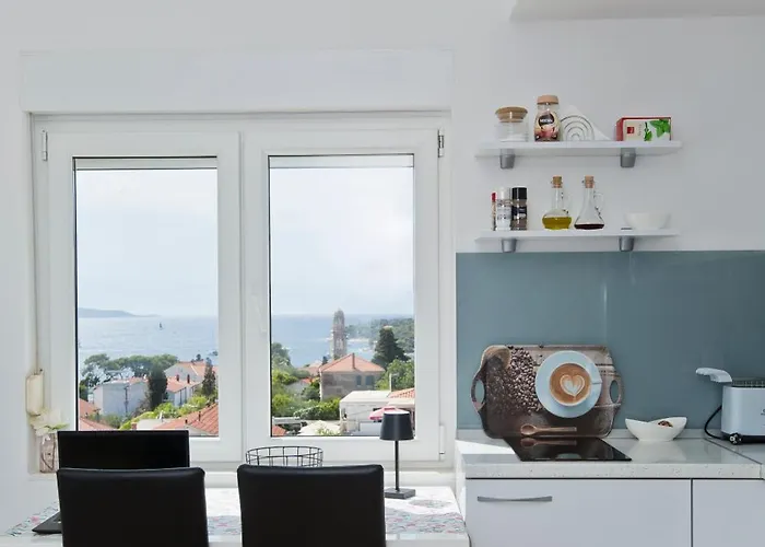 Juric 1 * フヴァル